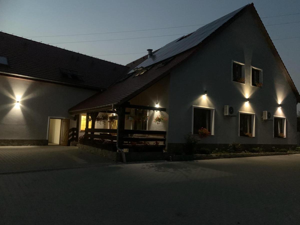 Zajazd Zacheta Kamienna Gora Exterior photo