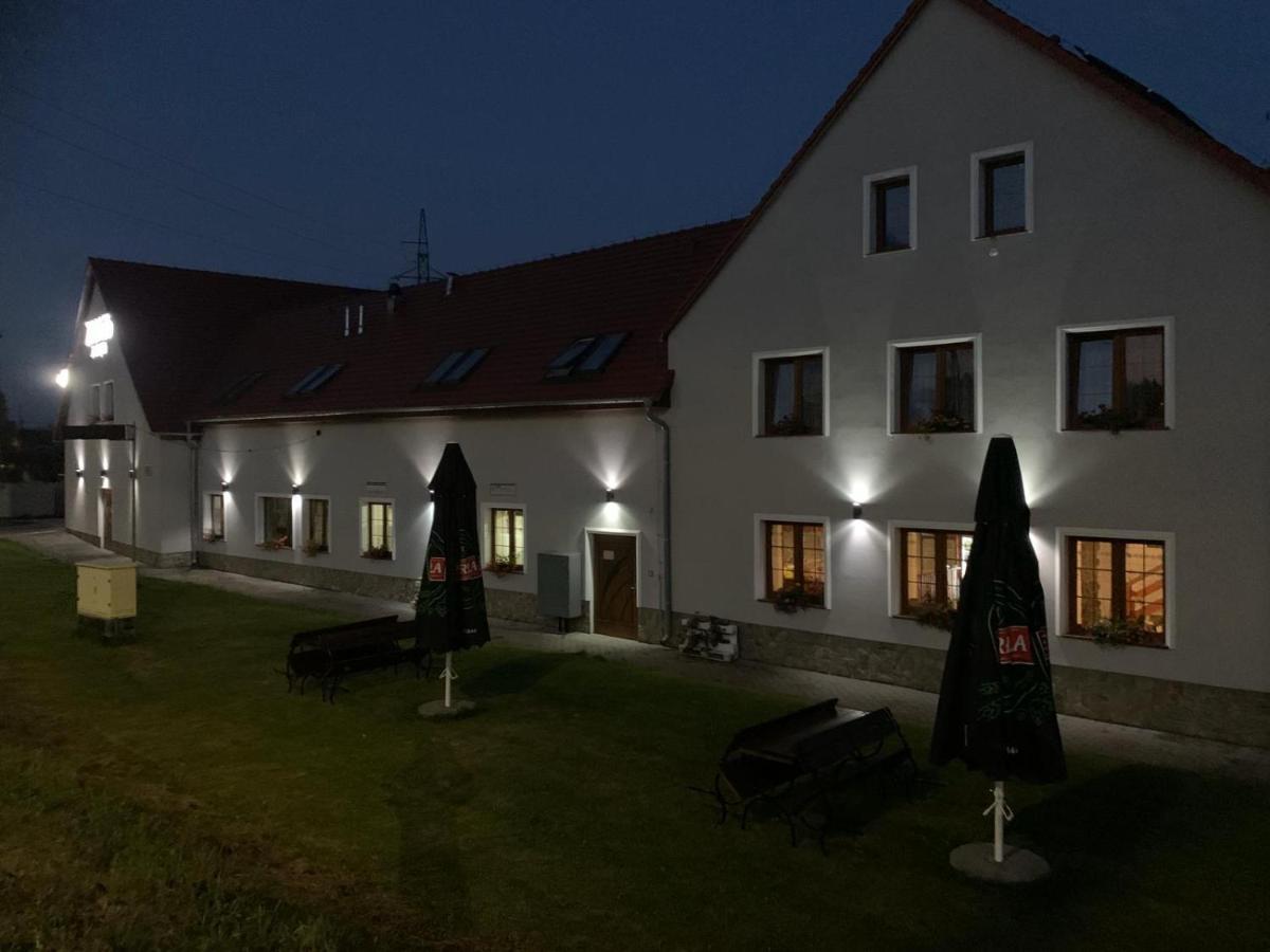 Zajazd Zacheta Kamienna Gora Exterior photo