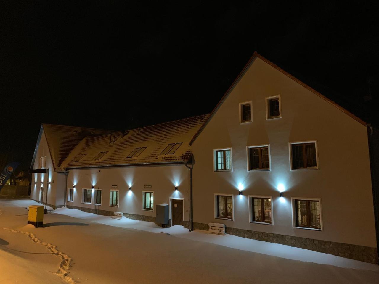 Zajazd Zacheta Kamienna Gora Exterior photo